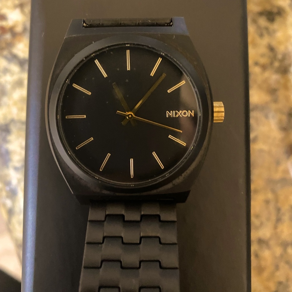 Black Nixon watch